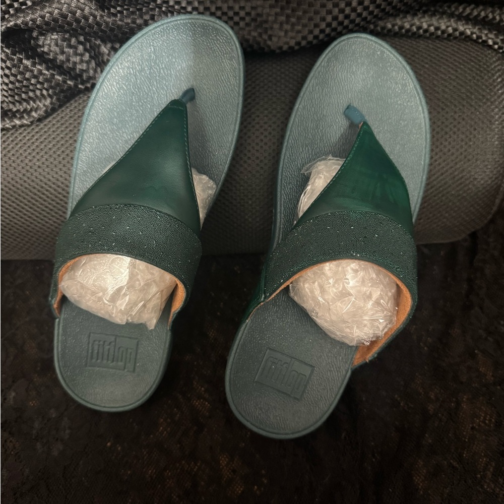 Fit Flop New size 7 dark green